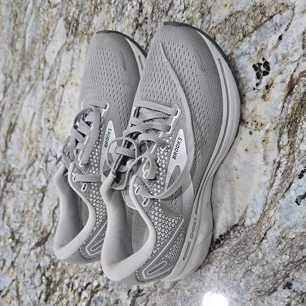Women's Brooks Ghost Runners size 7